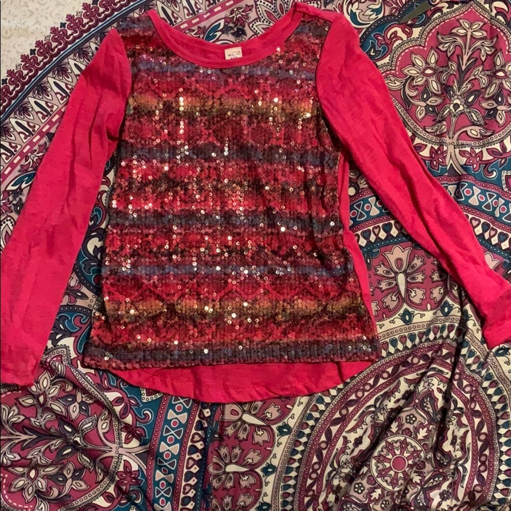 A long sleeve shirt